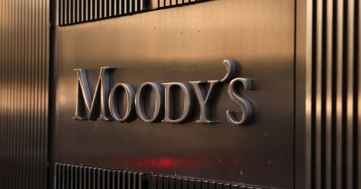 S&P cuts Russia's rating to junk, Moody's issues junk warning : r/news