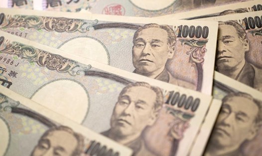 Yên Nhật vẫn giảm trong khi Đồng USD tăng trước thềm công bố dữ liệu niềm tin tiêu dùng Yên Nhật vẫn giảm trong khi Đồng USD tăng trước thềm công bố dữ liệu niềm tin tiêu dùng