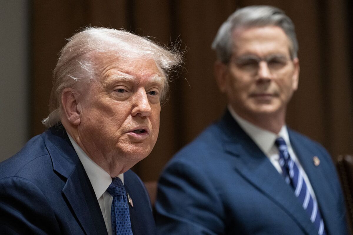 Đâu là phương pháp hiệu quả để đánh giá chính sách thuế quan của Tổng thống Trump?
